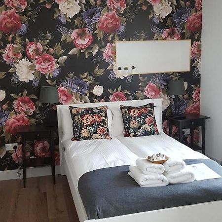 Pasta Factory Guest Rooms Голвей Екстер'єр фото