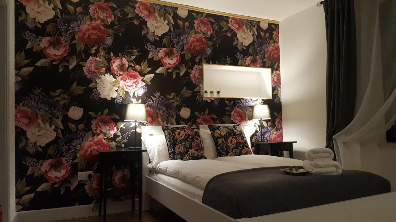 Pasta Factory Guest Rooms Голвей Екстер'єр фото