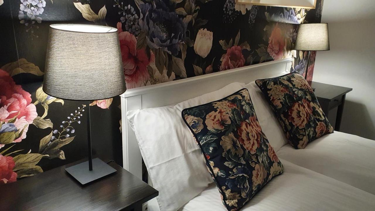 Pasta Factory Guest Rooms Голвей Екстер'єр фото