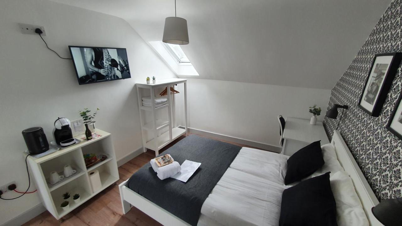 Pasta Factory Guest Rooms Голвей Екстер'єр фото