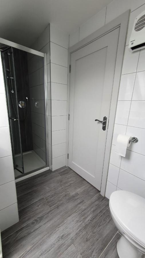 Pasta Factory Guest Rooms Голвей Екстер'єр фото