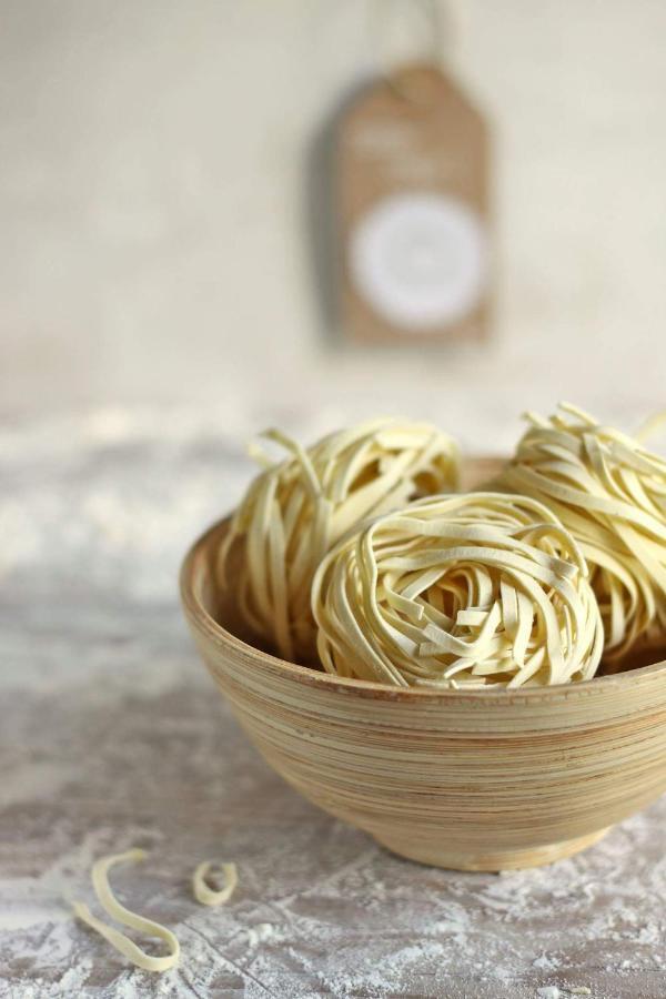 Pasta Factory Guest Rooms Голвей Екстер'єр фото