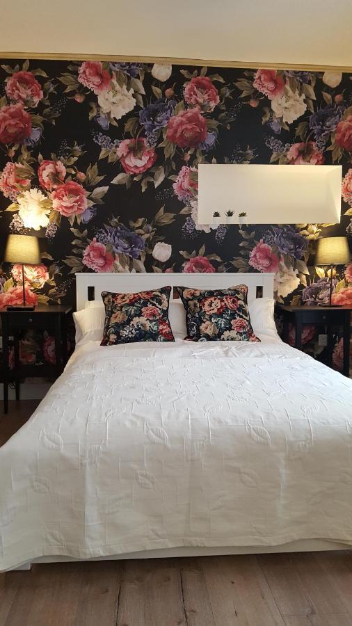 Pasta Factory Guest Rooms Голвей Екстер'єр фото